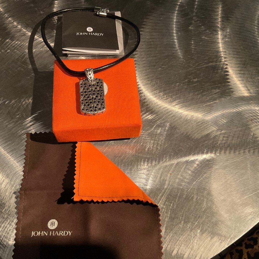 John Hardy Black Sapphire 925 SS pendant on leather necklae-original JH cord